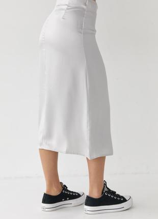 Атласная юбка миди с боковым разрезом5 фото