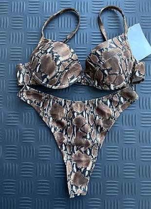 Купальник у зміїний принт
