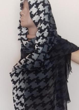 Красивий яскравий довгий шарф, хустка палантин в східному стилі india
