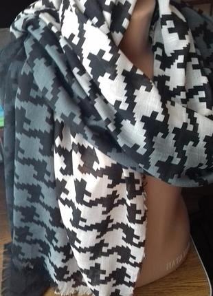 Красивий яскравий довгий шарф, хустка палантин в східному стилі india