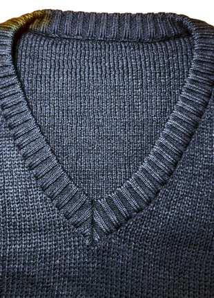 Новый мужской свитер с v-образным вырезом7 фото