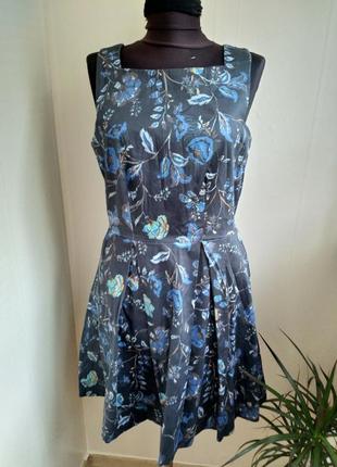 Шикарне плаття в квітковий принт!