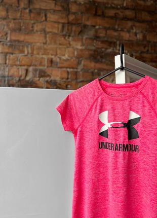 Under armour heatgear women’s pink sport t-shirt center logo жіноча, спортивна футболка2 фото