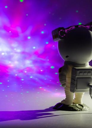 Проектор ночник космонавт с проекцией звездного неба с пультом и usb