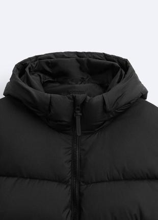 Довга стьобана куртка zara  чорного кольору з кпобшош6 фото