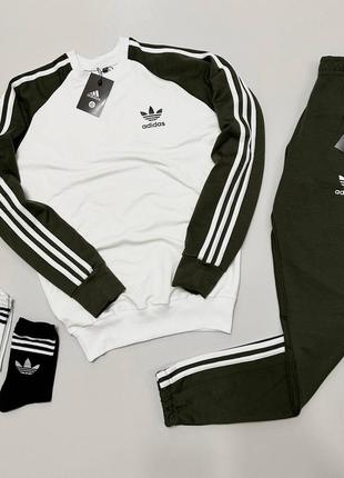 Костюм adidas: свитшот-брюки