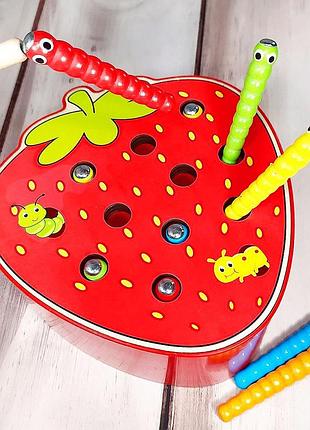 Дитяча магнітна рибалка з вудочкою "піймай черв'ячка" (полуничка), дерев'яна гра риболовля черв'ячки