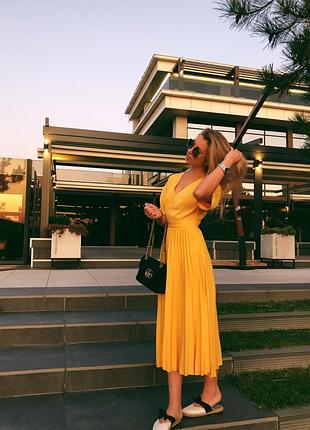 Жовте плаття міді