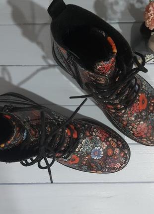 Ботинки демисезонные в цветочный принт  tom tailor 40 размер7 фото