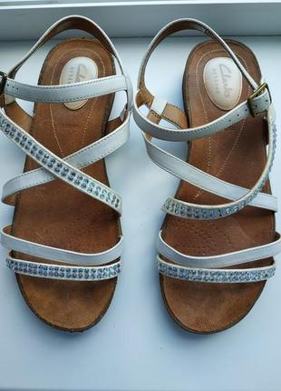 Шкіряні босоніжки clarks 39 розмір