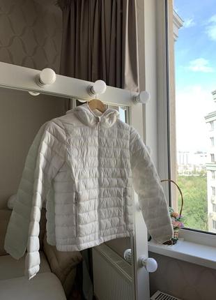 Легкая белая куртка на весну xs5 фото
