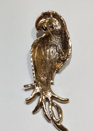 Брошь попугай