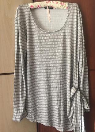 Трикотажна кофточка з драпіруванням