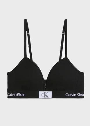 Розовый бюстгальтер calvinklein