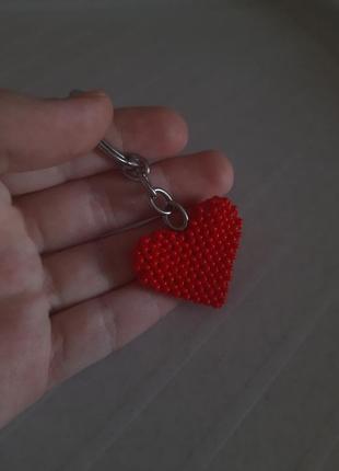 Брелок для ключів червоне серце червоне сердечко брелок серце з бісеру