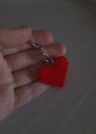 Брелок для ключей красное сердце красное сердце брелок сердце из бисера