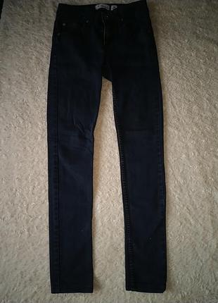 Зауженные синие джинсы под ремонт c denim