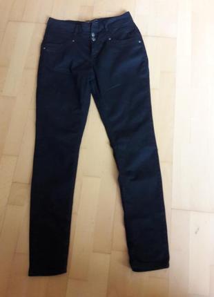 Джинсы