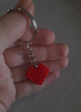 Брелок для ключей красное сердце красное сердце брелок сердце из бисера