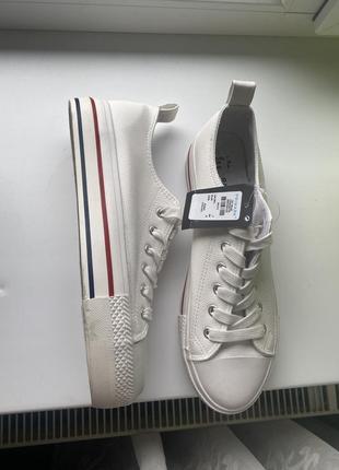 Нові білі кеди кросівки мокасини 40р converse