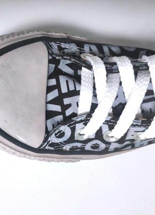 Бренду converse, оригінальні вологостійкі, високі кеди чорні з логотипом5 фото