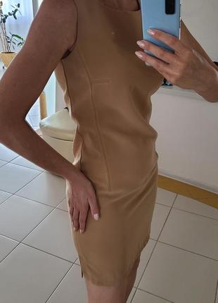 Платье по фигуре цвета nude next размер м