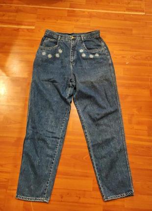 Стильные джинсы момы с высокой посадкой