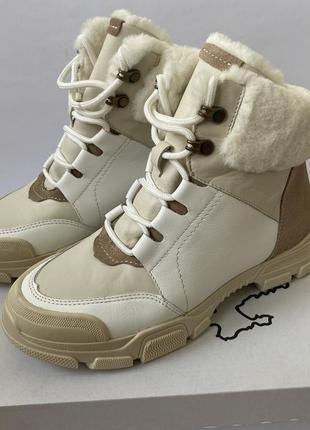 Женские зимние ботинки из натуральной кожи на овчине цвет бежевый белый