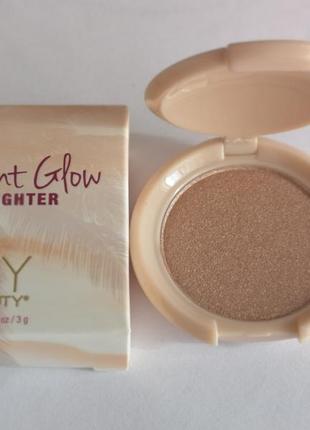 Рожево-перловий хайлайтер для особи iby radiant beauty glow highlighter, 3 гр.1 фото