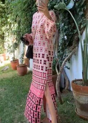 Стильное натуральное, длинное платье миди с геометрическим принтом и разрезами4 фото