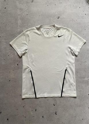 Мужская спортивная футболка nike dri fit размер м