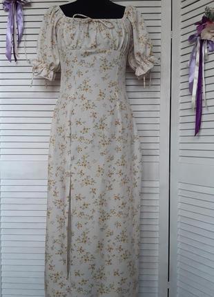 Платье миди в мелкий цветочный принт, рукавами фонариками и разрезом shein