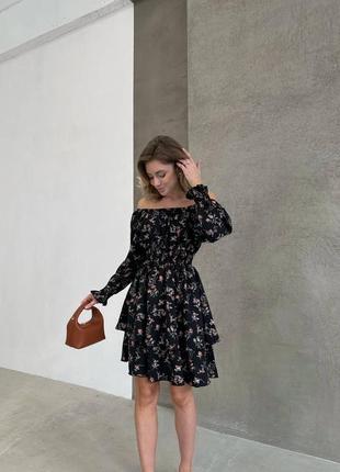 Женское летнее короткое черное платье с двойной юбкой в ​​цветочный принт с открытыми плечами с длинным свободным рукавом4 фото