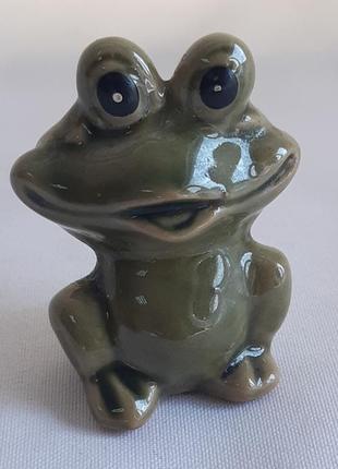 Статуетка кераміка жаба