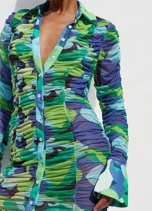 Зеленое абстрактное сетчатое платье-рубашка с манжетами2 фото