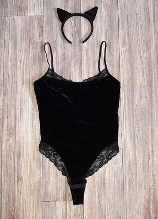 Бомбезный веллюровый боди со шнуровкой р.10-12