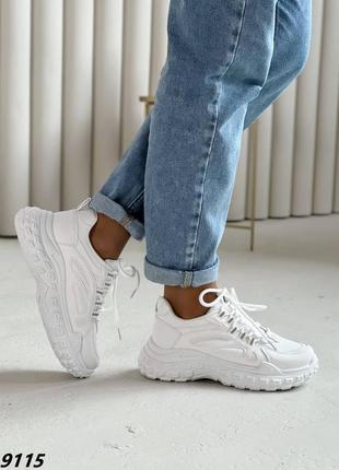 Жіночі кросівки екошкіра білі на шнурівці