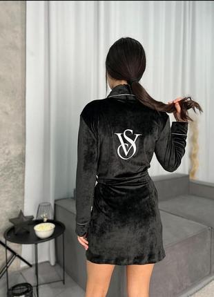 Чорний велюровий короткий халат з вишивкою vs s-l