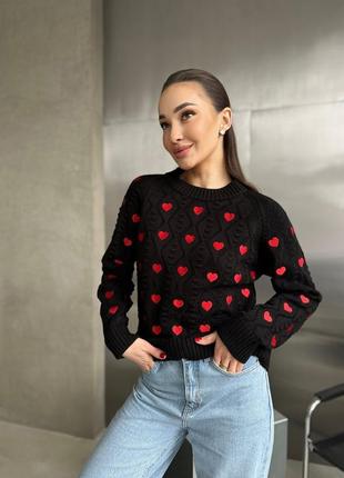 Женский черный свитер в красное сердечко, сердечко1 фото