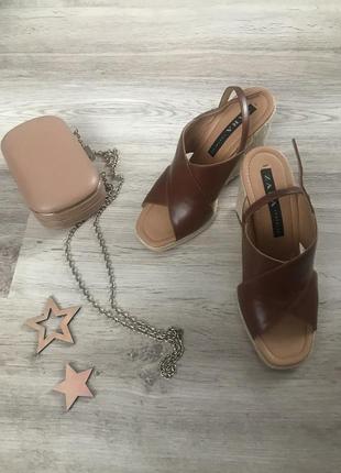 Босоніжки в наявності 09