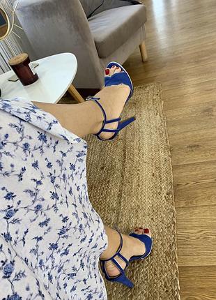 Шикарні босоніжки синього кольору chloe 37-38 оригінал !