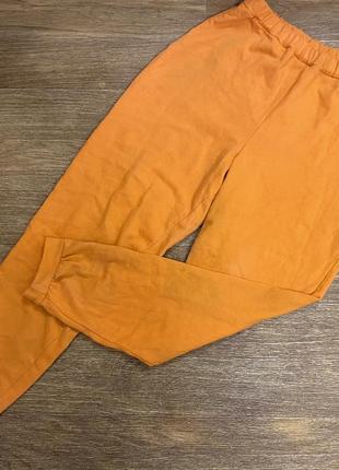 Яркие оранжевые оверсайз джокеры/спортивные штаны от plt1 фото