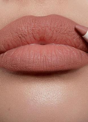 Олівець для губ charlotte tilbury lip cheat lip liner - відтінок pillow talk (1.2g)5 фото