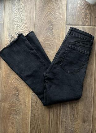Черные прямые джинсы zara, плотный джинс, но тянется с следами выварки2 фото