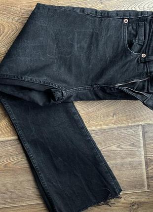 Черные прямые джинсы zara, плотный джинс, но тянется с следами выварки
