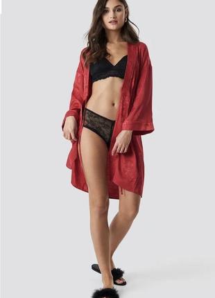 Красный красивый привлекательный короткий халат кимоно за за завязке na-kd3 фото