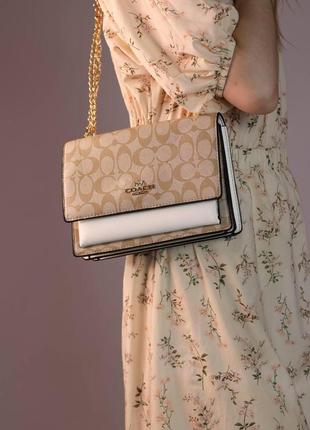 Женская сумка coach mini klare crossbody beige/white, женская сумка, коуч бежевого/белого цвета3 фото