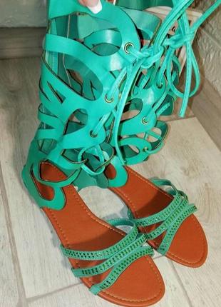 Сандалии римлянки.