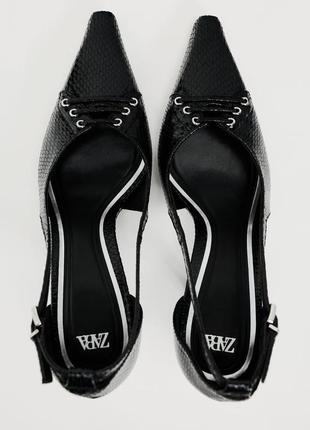 Туфли на каблуках с боковыми ремешками3 фото