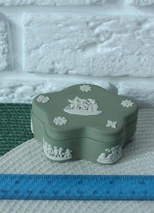 Wedgwood jasperware vintage green trinket box дуже гарна колекційна скринька